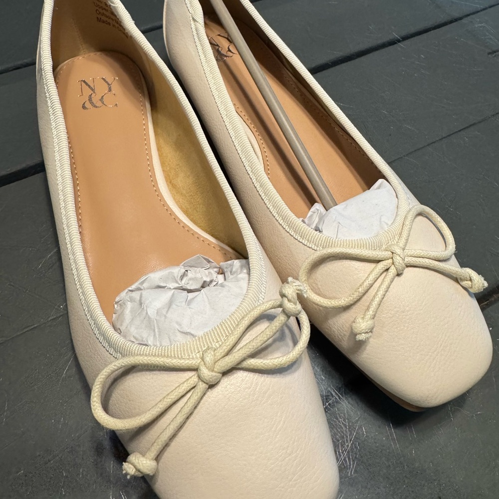 New York & Company Ivory Bow Flats